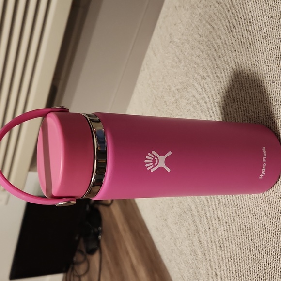 Hydro Flask Other - Hydro Flask 20 oz wide mouth bottle